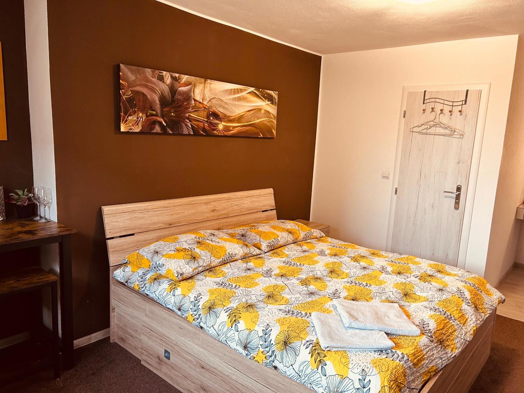Apartment Pharamis Besenova Bagian luar foto