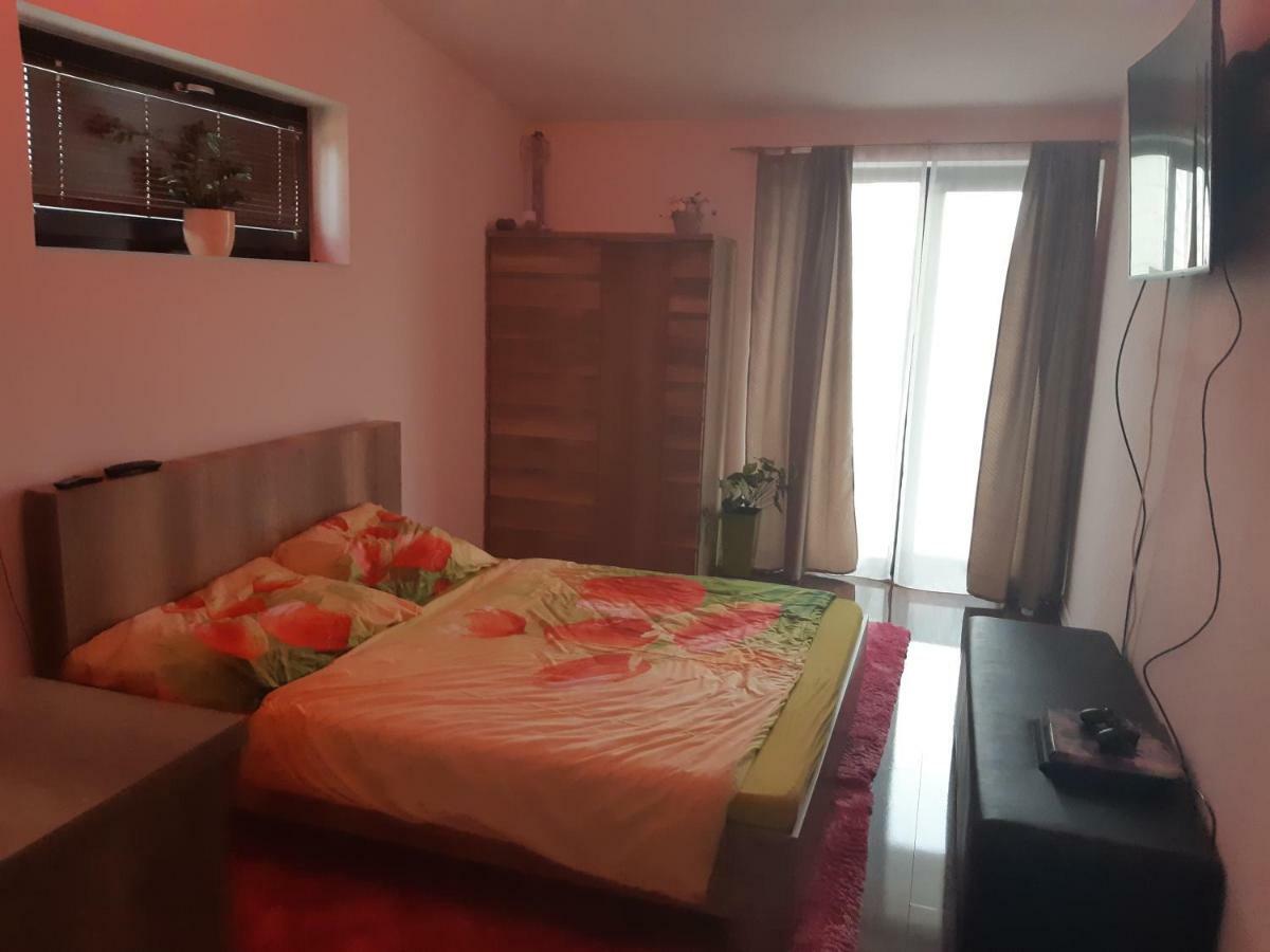 Apartment Pharamis Besenova Bagian luar foto